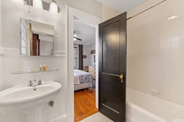 500 Queens Rd - Photo 4 of 37