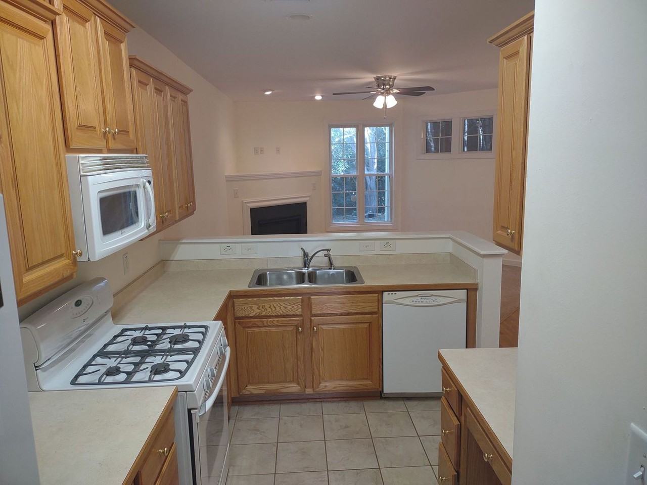 4652 Pooh Corner Dr - Photo 6 of 41