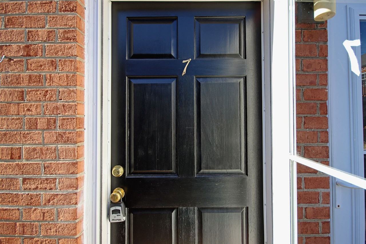 2114 Ivy Rd #7 - Photo 2 of 9