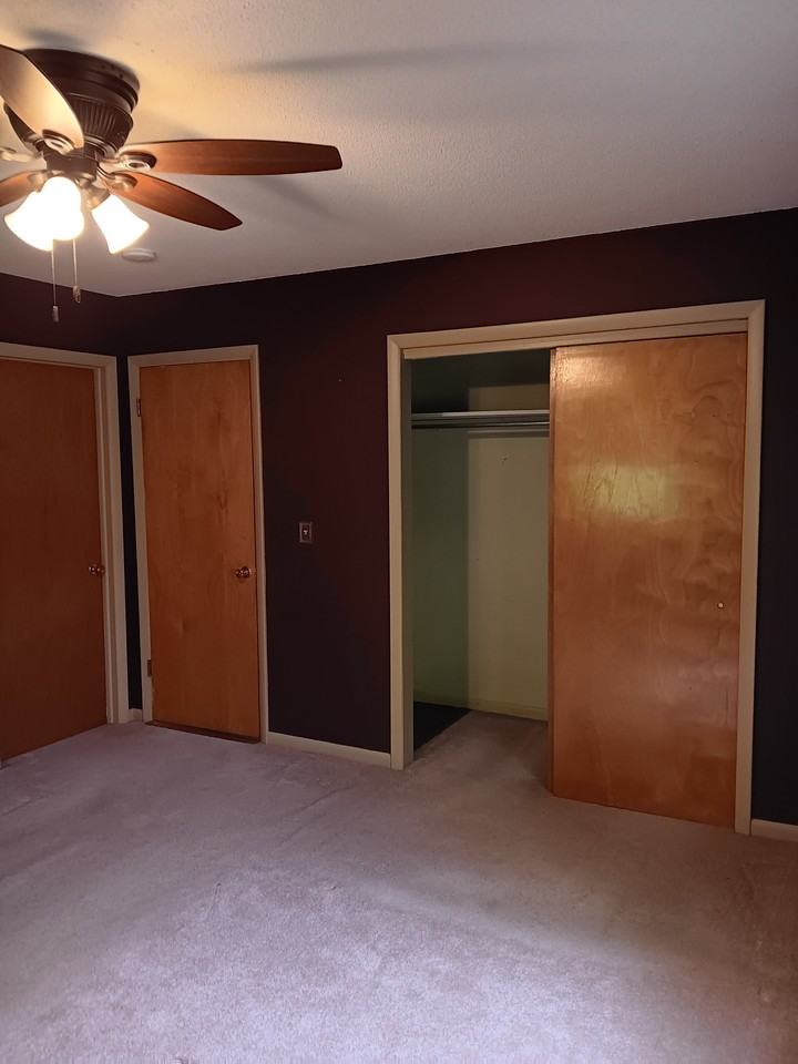 2479 Malletts Bay Avenue #NA - Photo 3 of 17