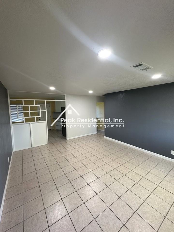 6946 Gillingham Way - Photo 5 of 19