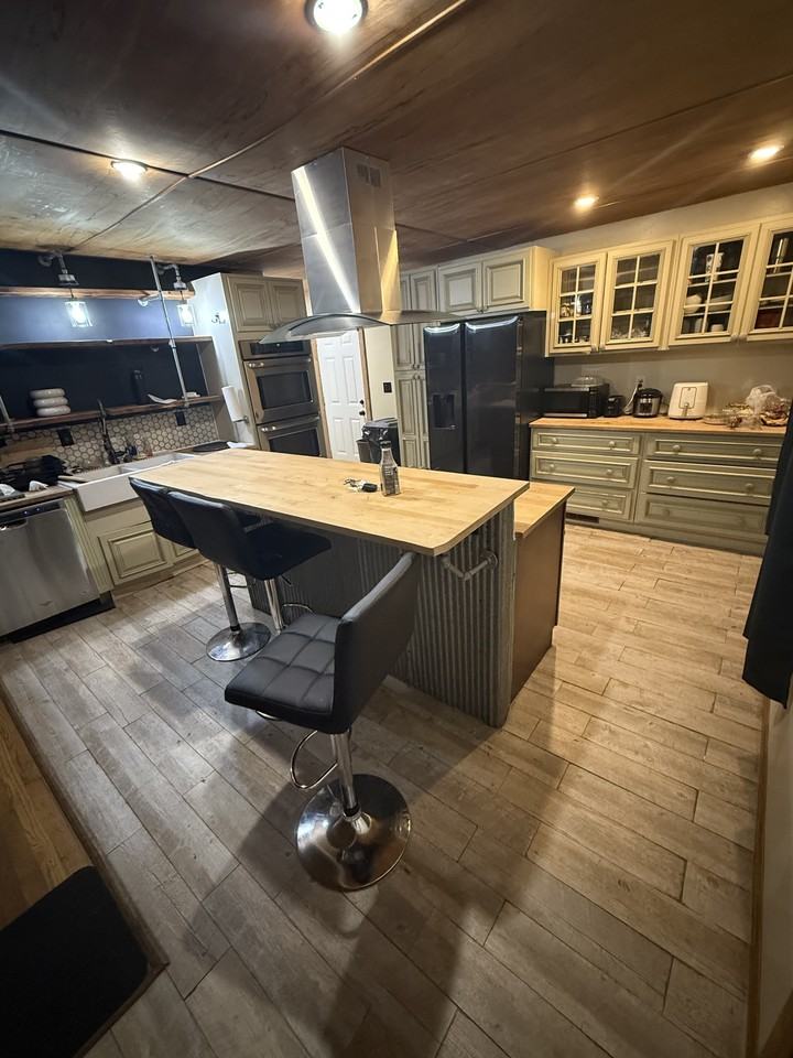 316 Holiday Dr #NA - Photo 5 of 8