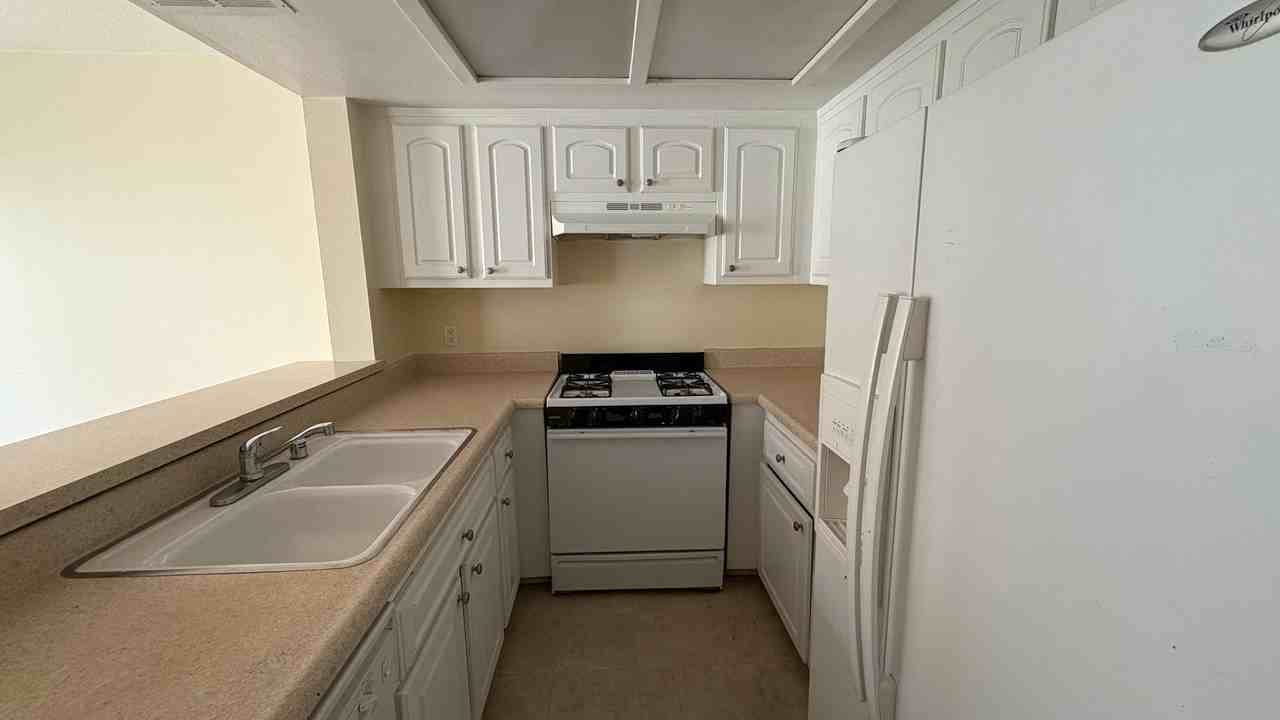 1025 N Tippecanoe Ave #218 - Photo 4 of 7