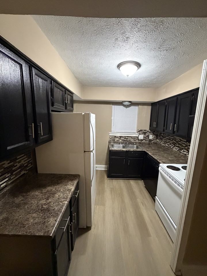 2801 Jamestown Way #2801 - Photo 3 of 12