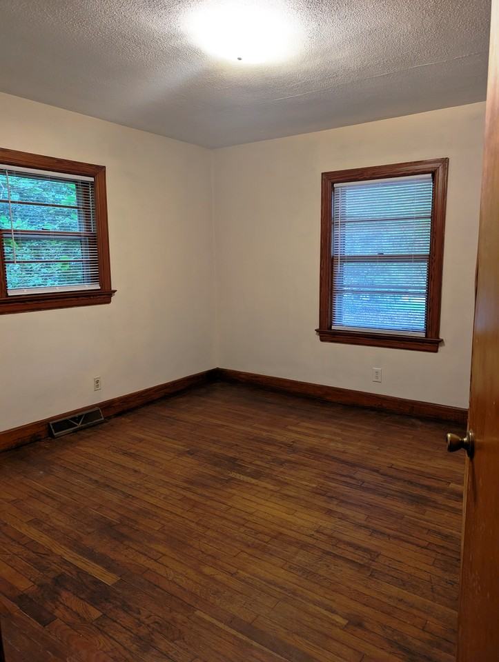 1314 Dogwood Ln Nw #NA - Photo 6 of 8