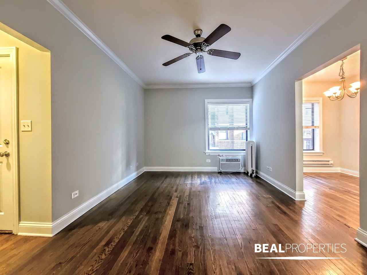 744 West Addison Street - Photo 2 of 11