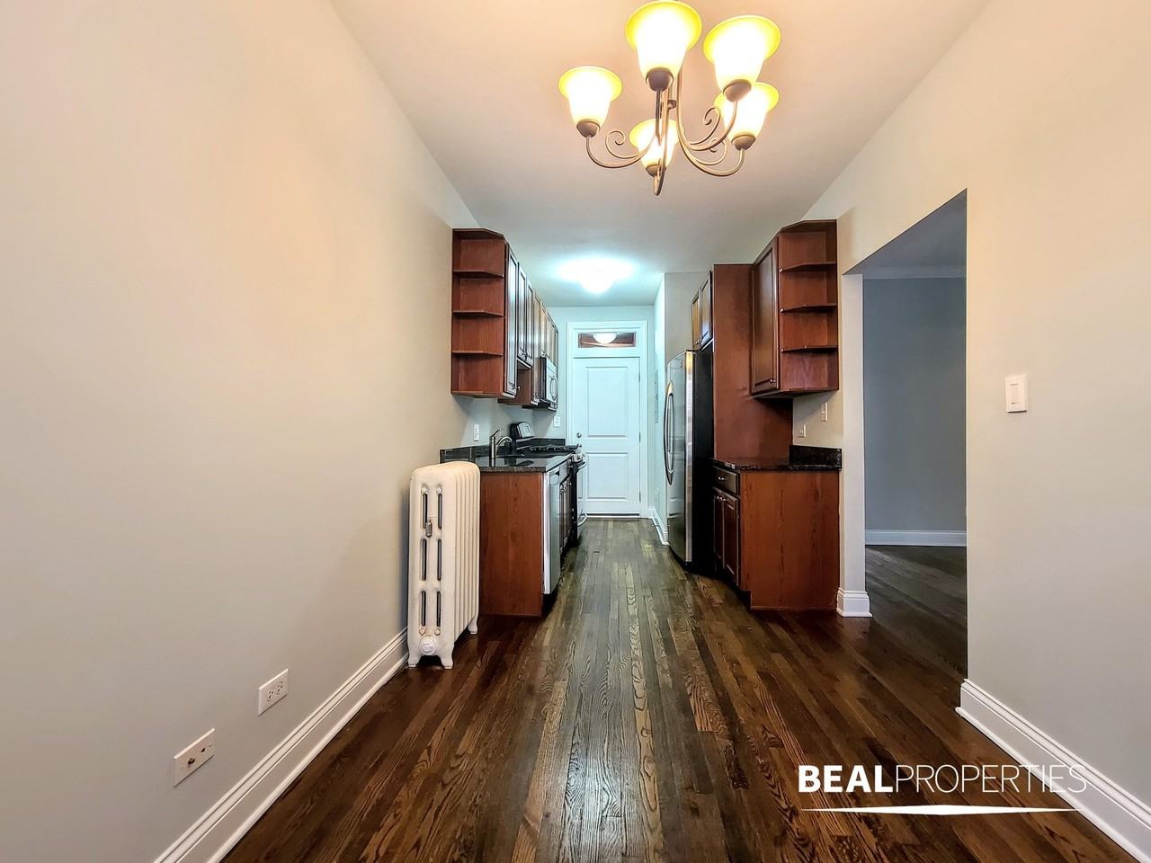 744 West Addison Street - Photo 4 of 11