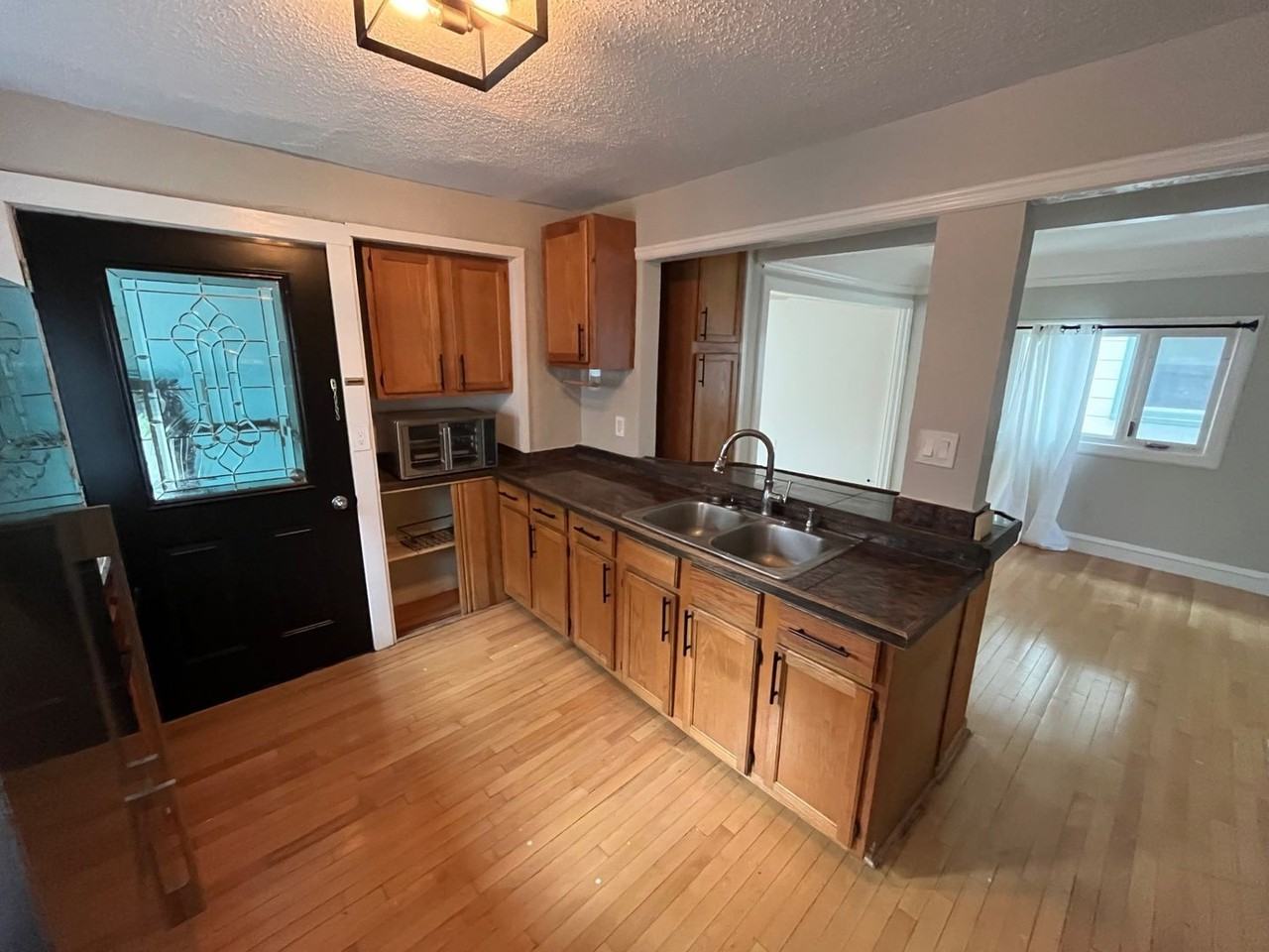 3215 N Bartlett Ave - Photo 2 of 21