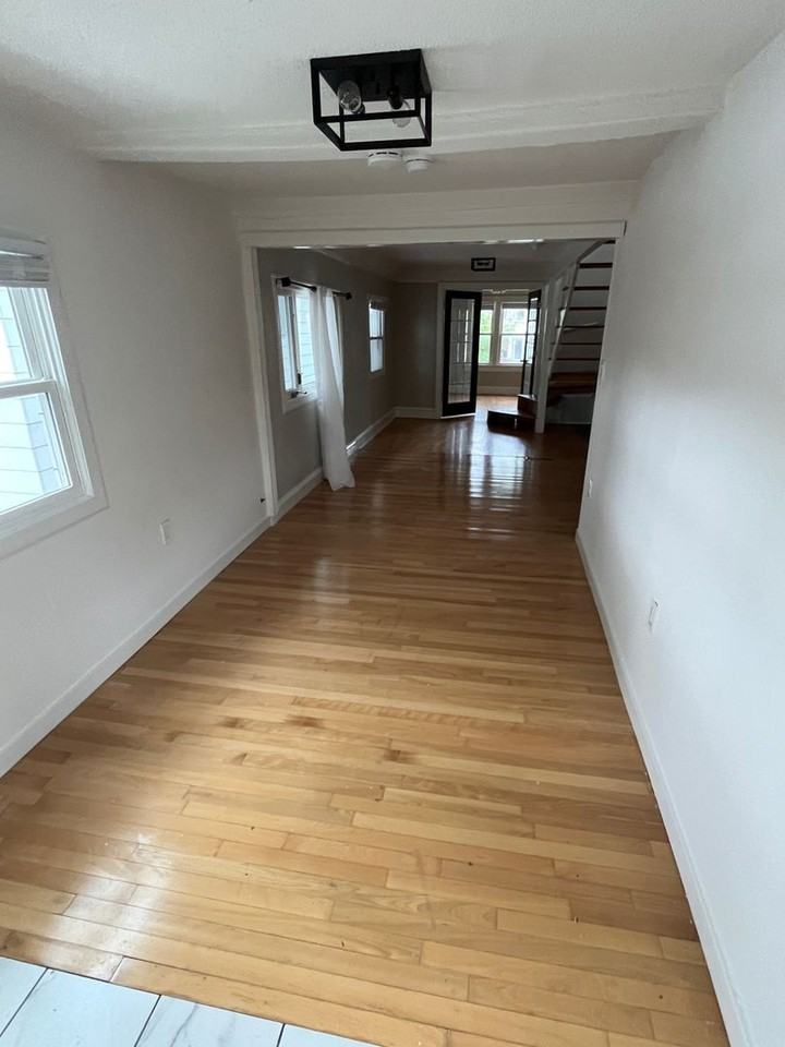 3215 N Bartlett Ave - Photo 3 of 21