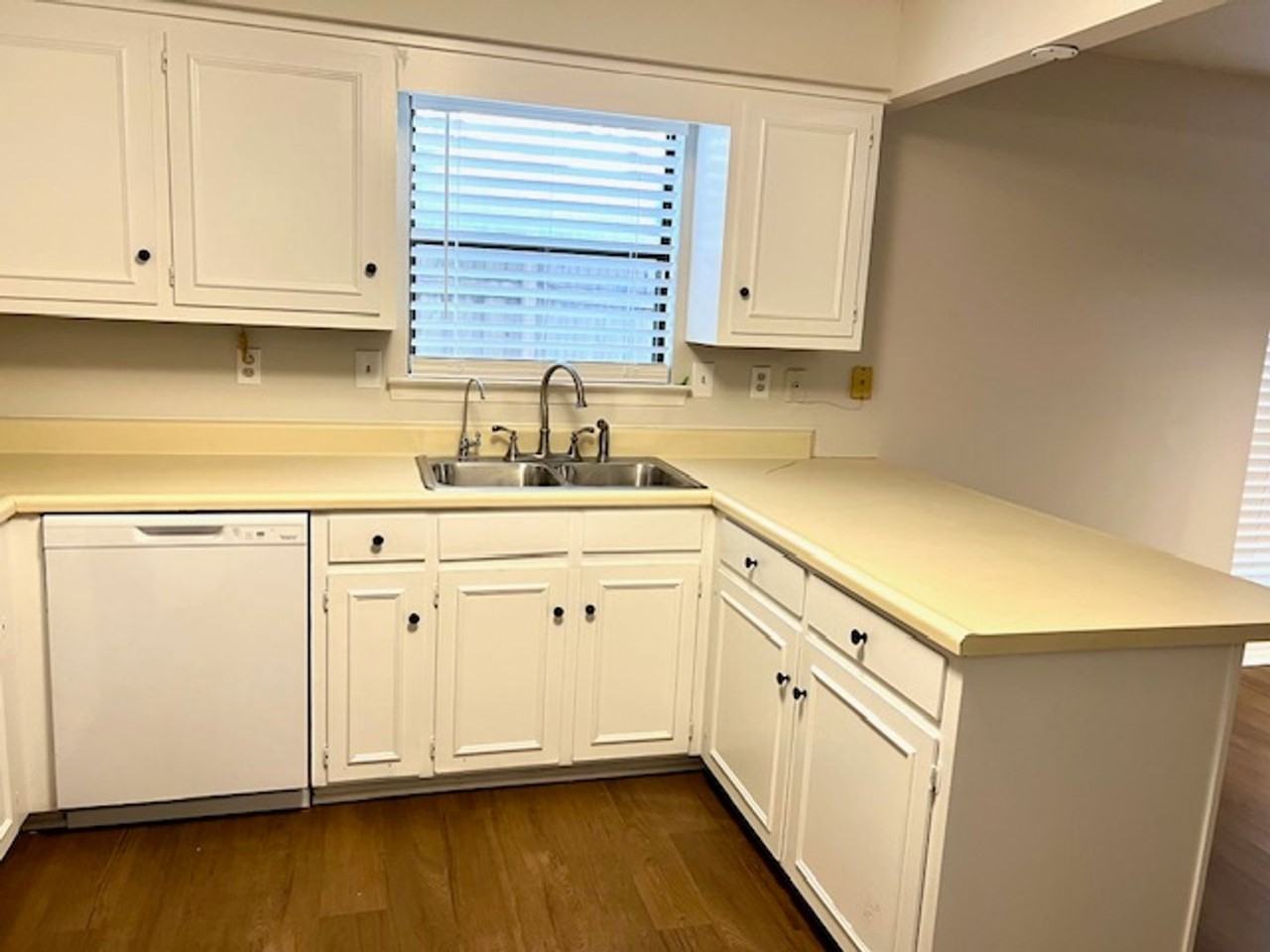 5922 Windham Court - Photo 5 of 20