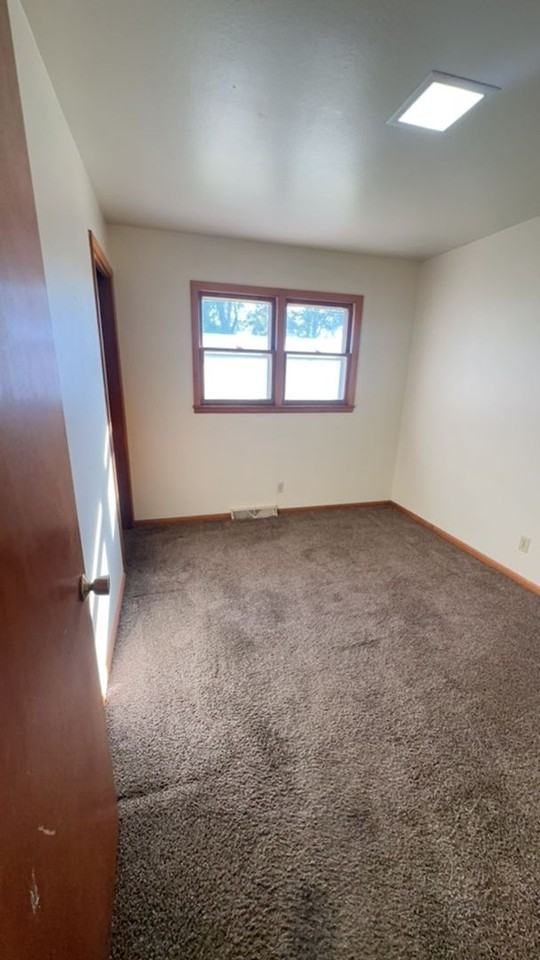 2807 25th St - Photo 5 of 8