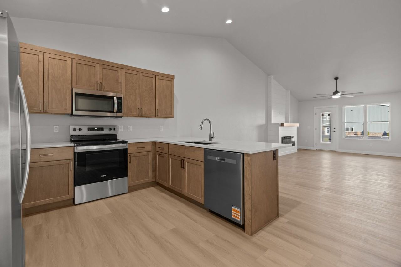 502 Founders Way - Photo 2 of 19