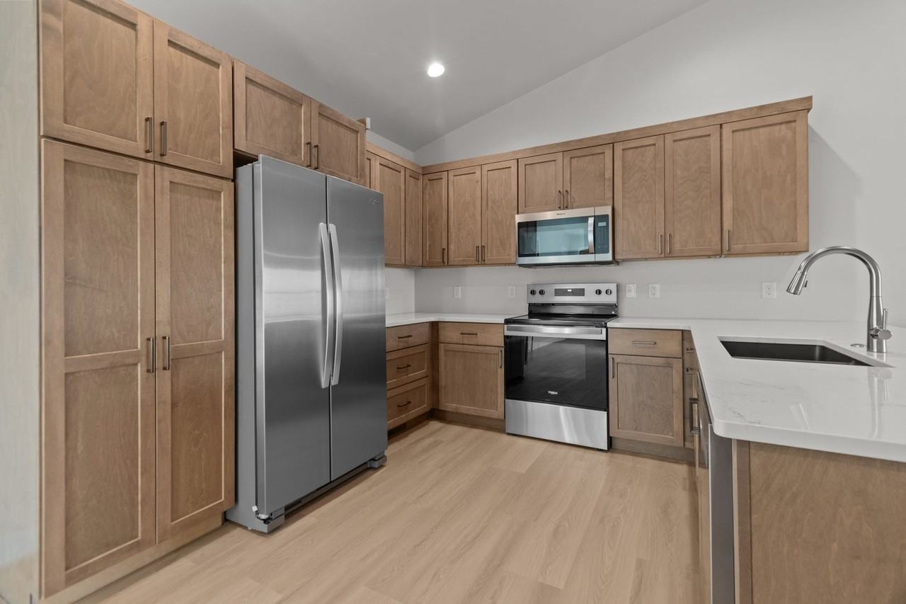 502 Founders Way - Photo 3 of 19