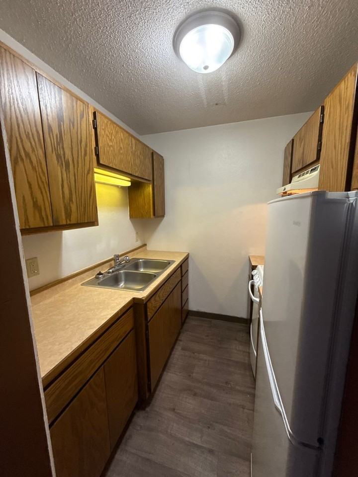 402 2nd Avenue Northwest #302 - Photo 2 of 5