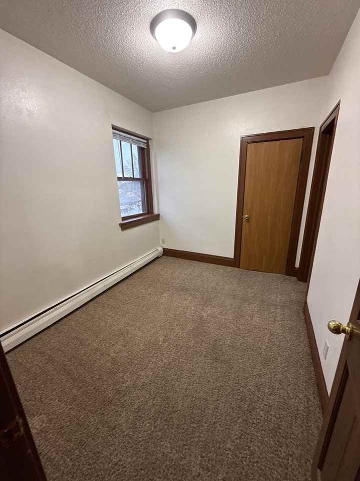 402 2nd Avenue Northwest #302 - Photo 4 of 5