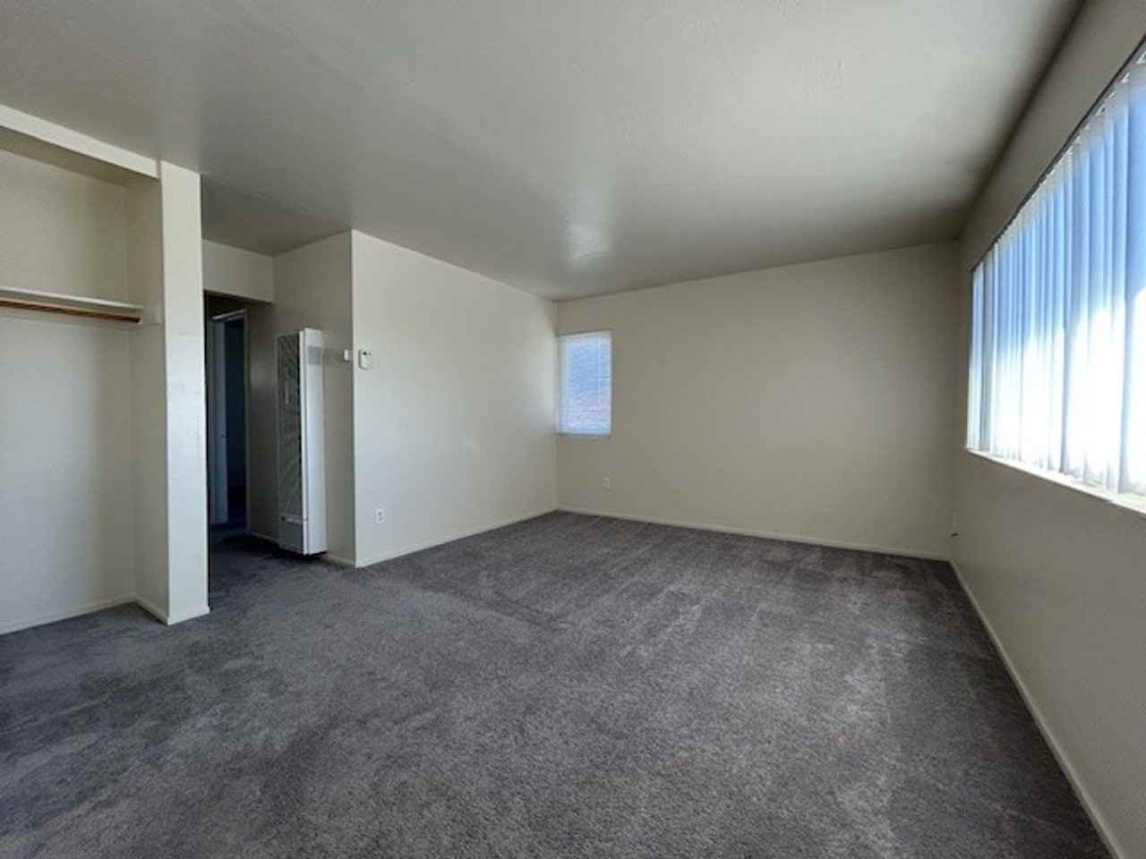 2236 Lincoln Ave - Photo 4 of 11