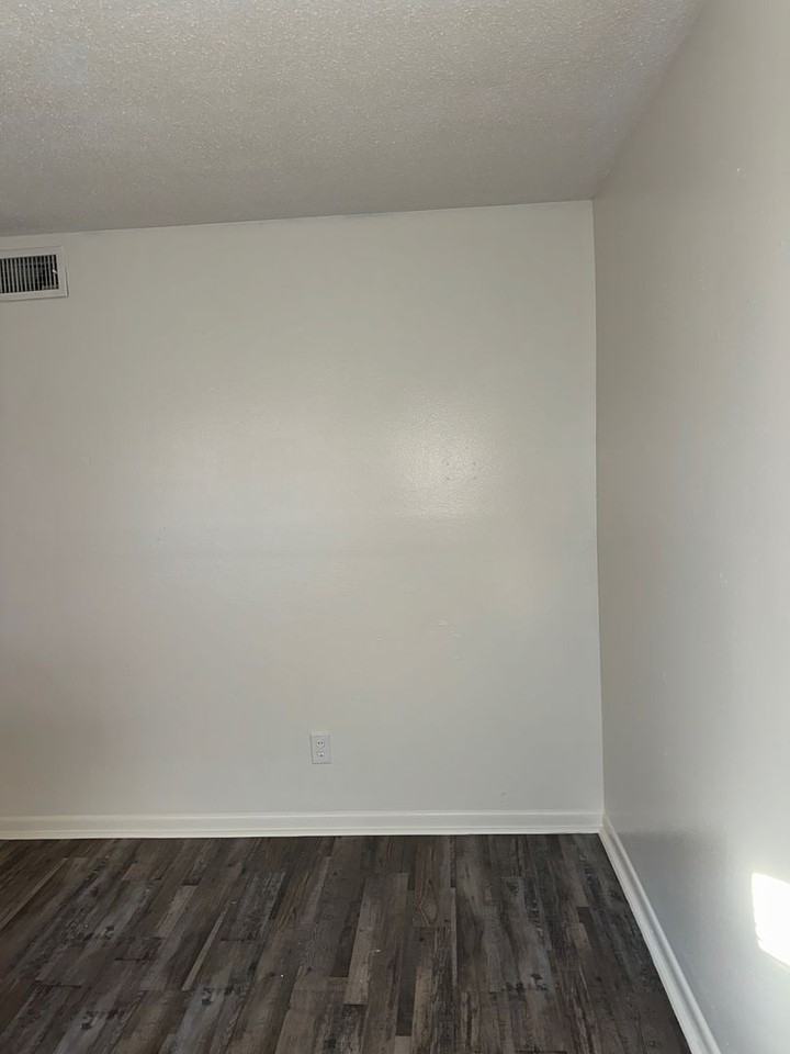 TX-MCG-JOH400 - Photo 2 of 46