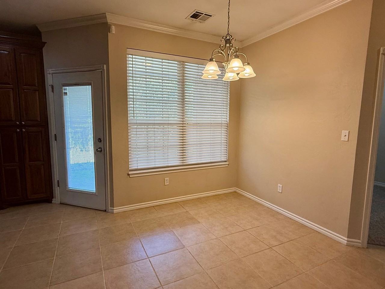 11321 Nw 121st Pl - Photo 5 of 17