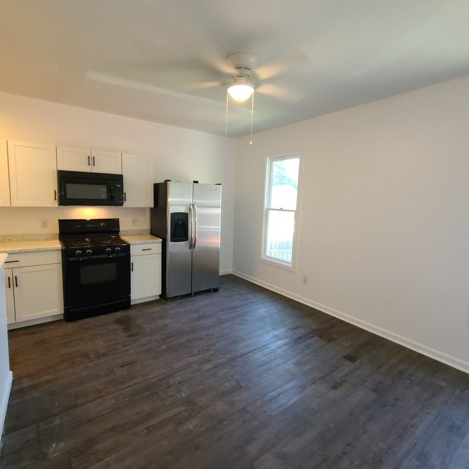 309 Lake Street - Photo 7 of 24