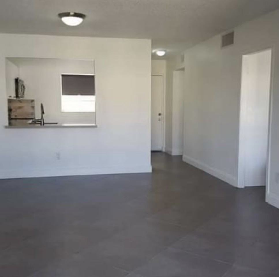 7720 Camino Real #E407 - Photo 3 of 16
