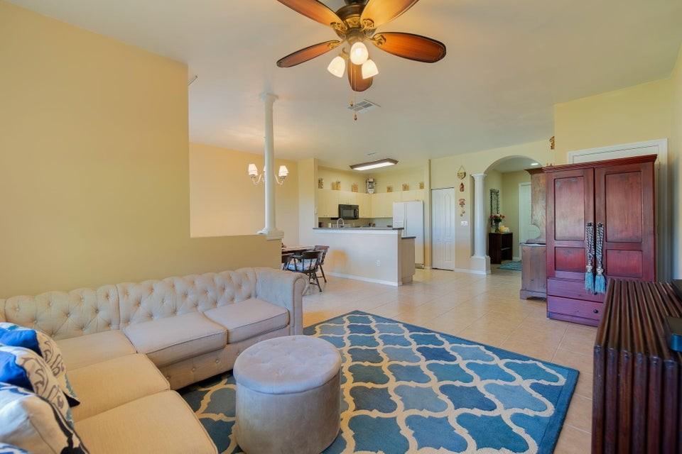 213 River Bluff Ln - Photo 3 of 8