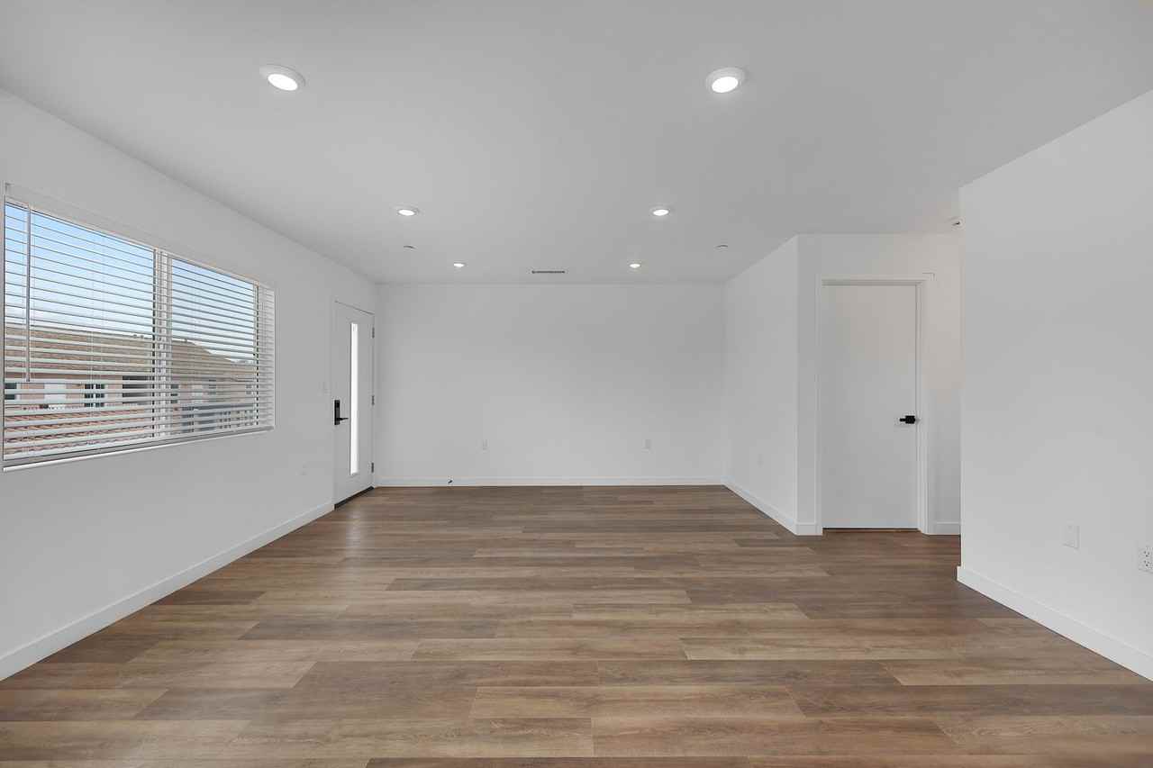 13035 San Fernando - Photo 2 of 28