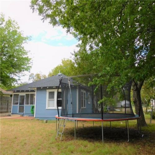 1111 Mclain St #NA - Photo 4 of 11