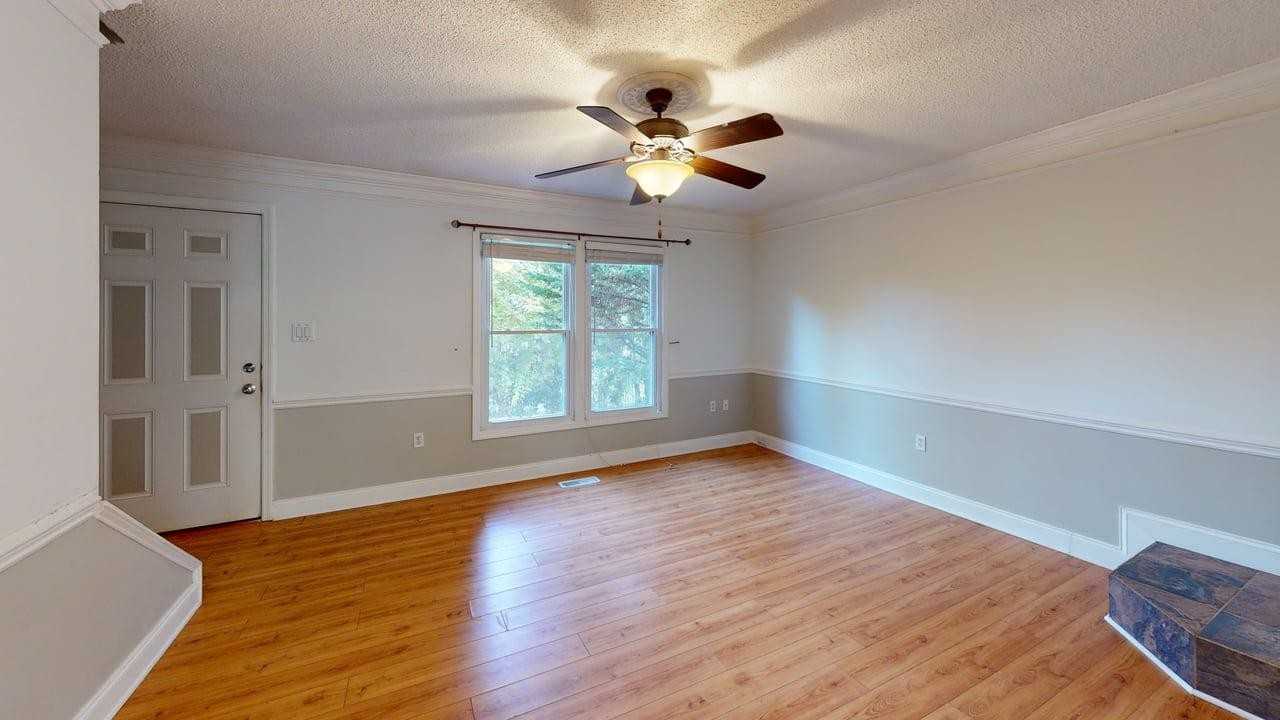367 London Rd #NA - Photo 3 of 19