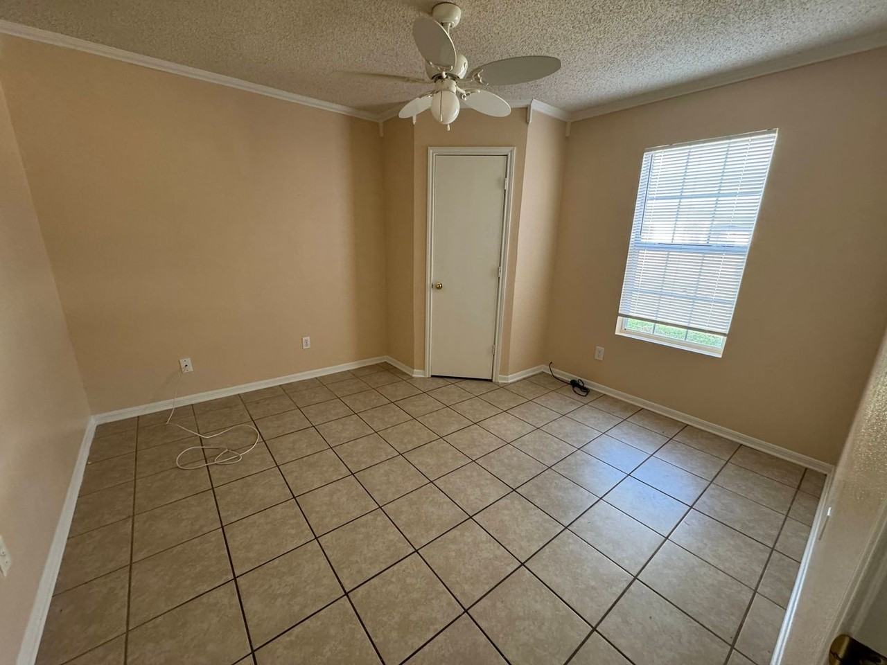 4602 Hank Dr - Photo 2 of 28