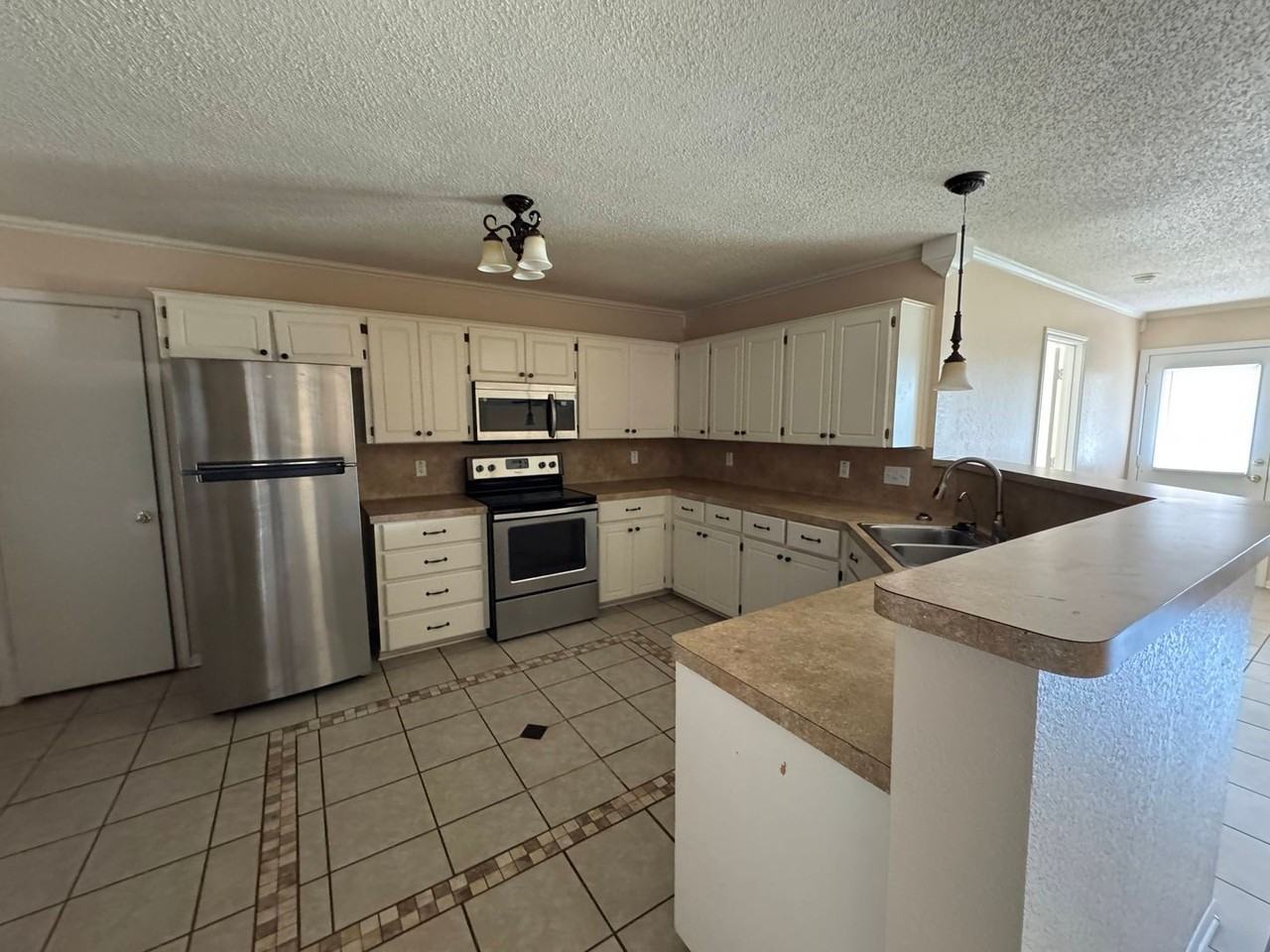 4602 Hank Dr - Photo 4 of 28