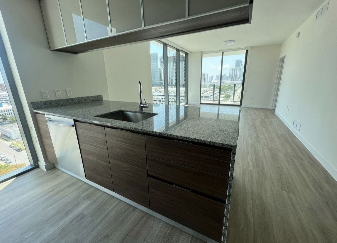 Ne 24th St #1202 - Photo 6 of 8