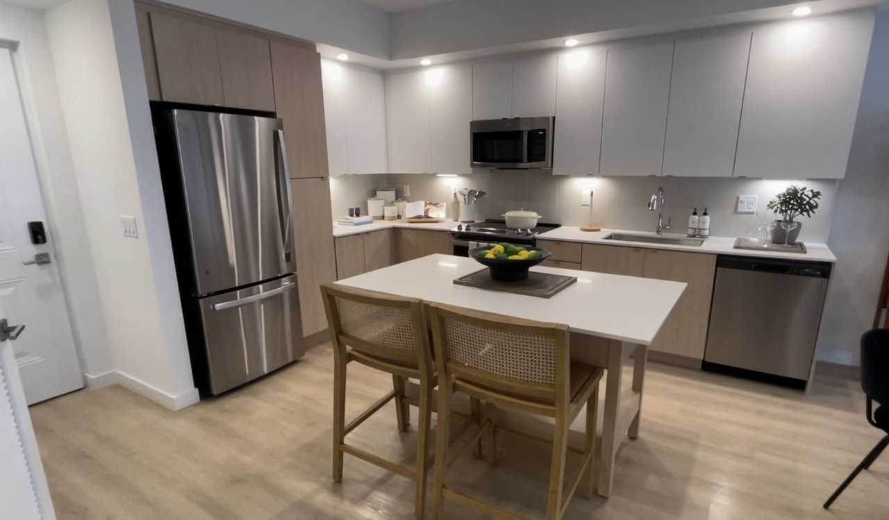 Nw 2nd Ave #603 - Photo 2 of 8