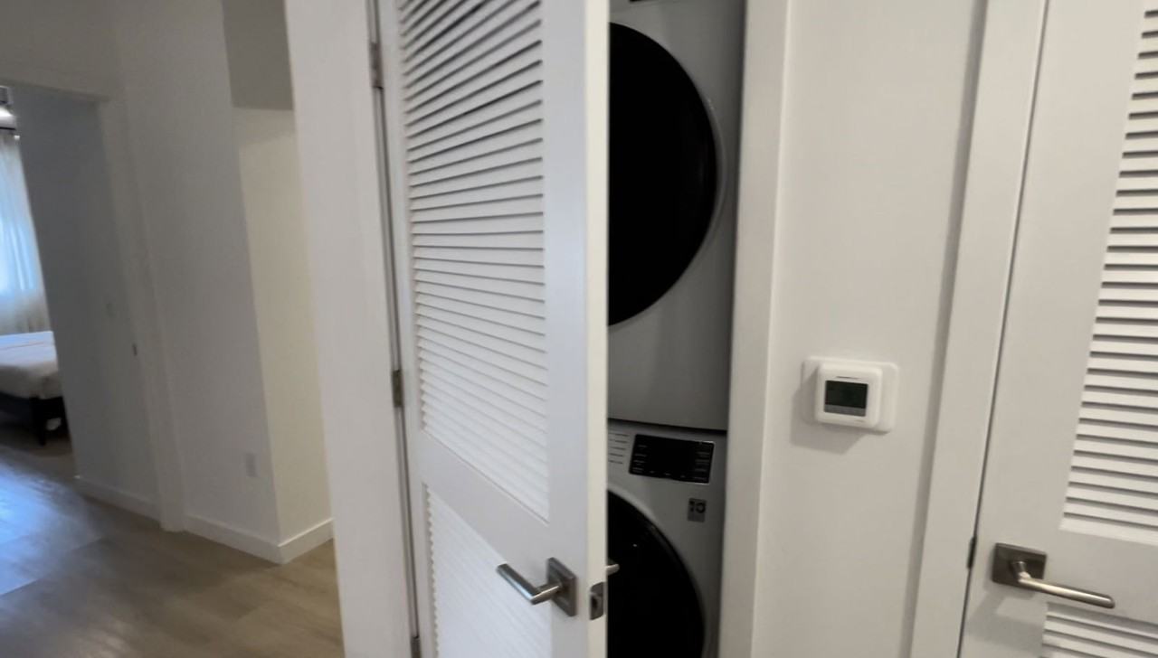 Nw 2nd Ave #603 - Photo 7 of 8