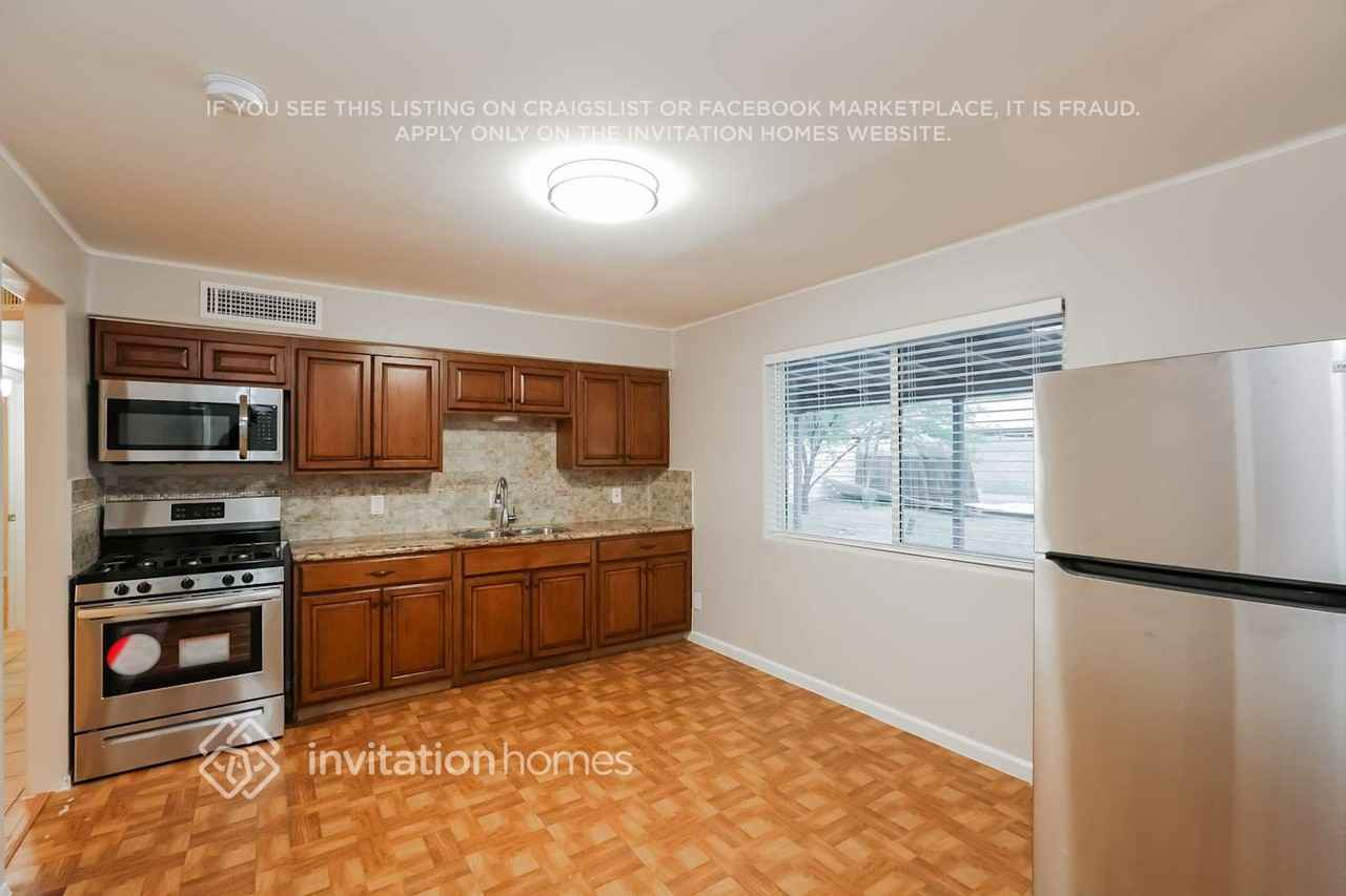 223 W Gary Way - Photo 3 of 14