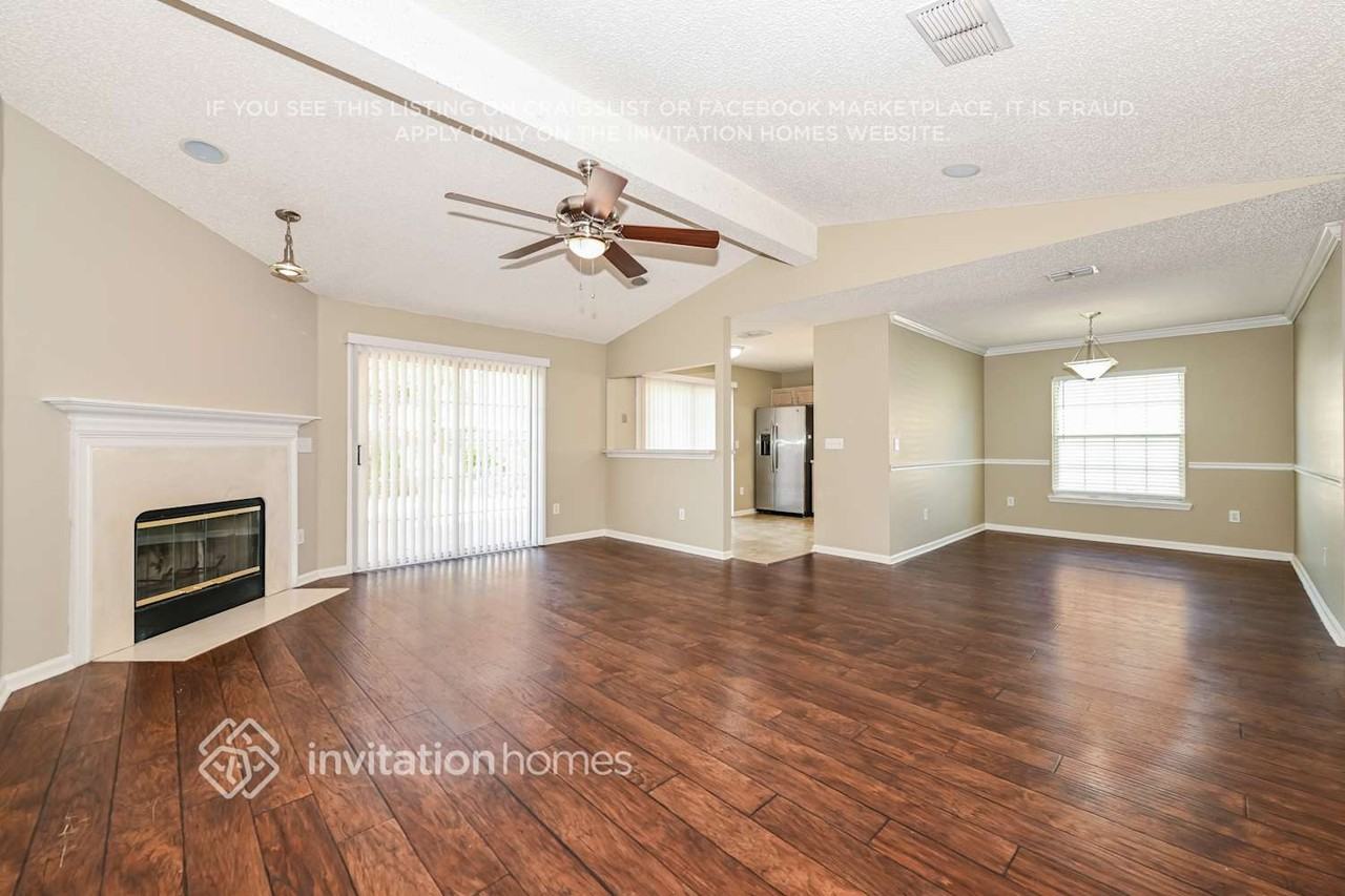 13757 Sea Mist Dr - Photo 3 of 17