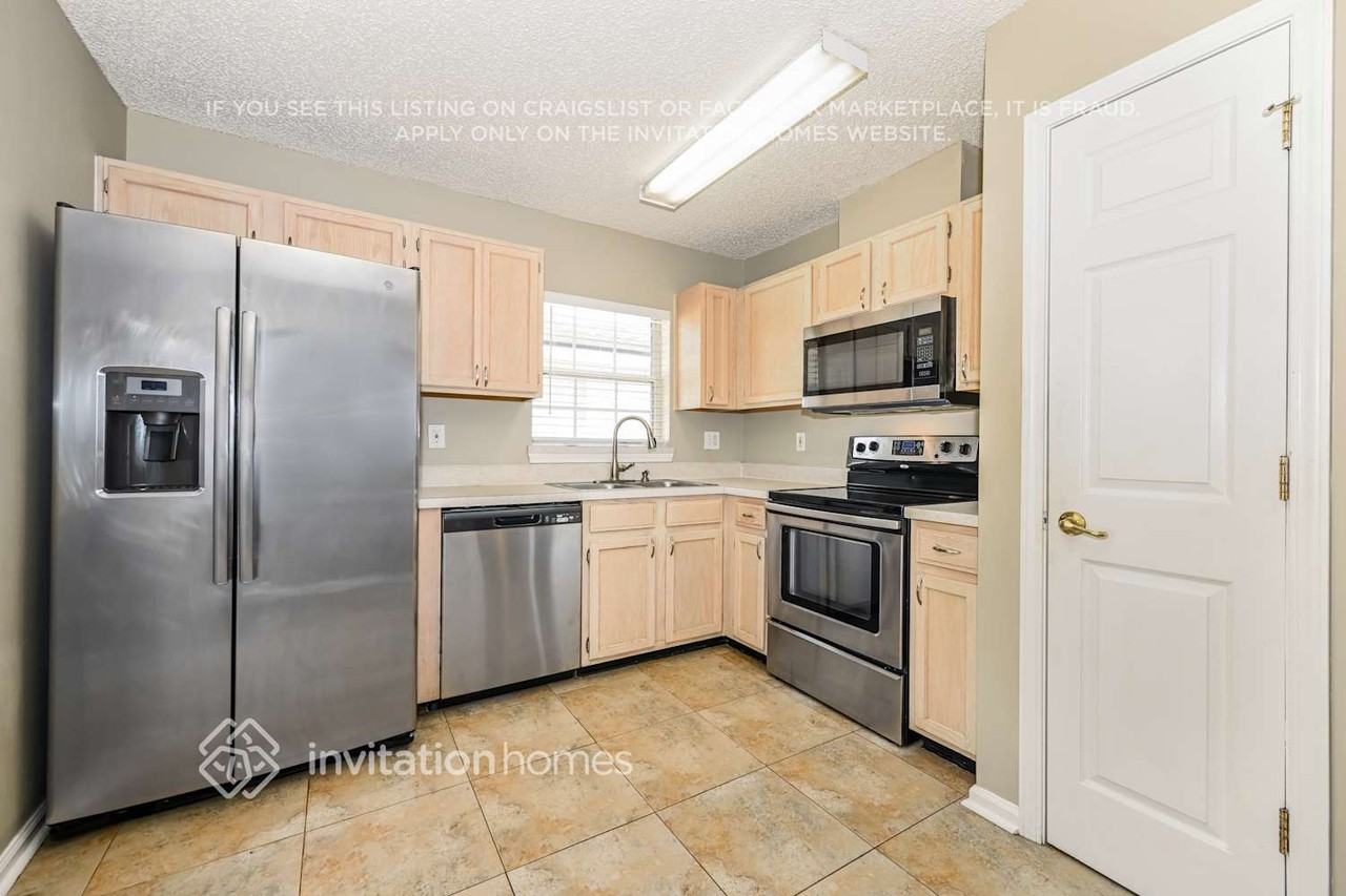 13757 Sea Mist Dr - Photo 7 of 17