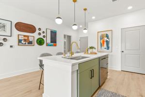 featured image of 8 Duncan Ln