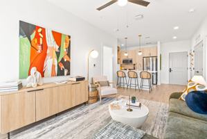 featured image of 8 Duncan Ln