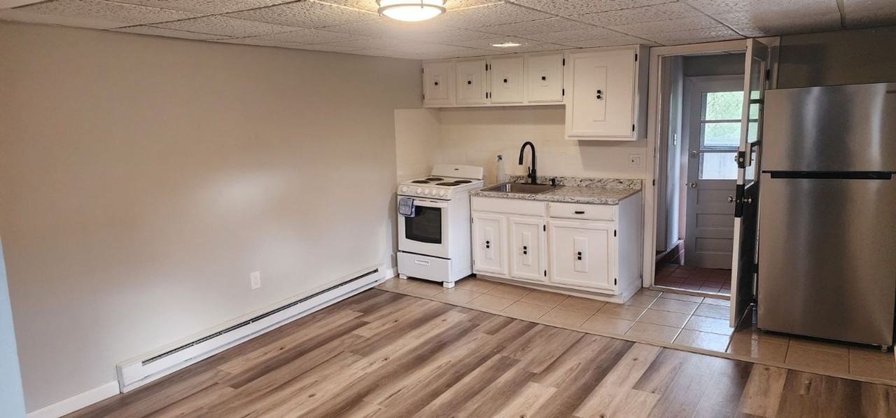 152 Elizabeth - Photo 2 of 13