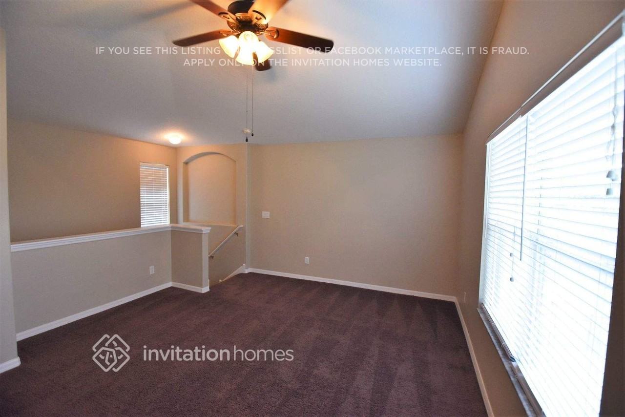 16416 Bridgewalk Dr - Photo 5 of 11