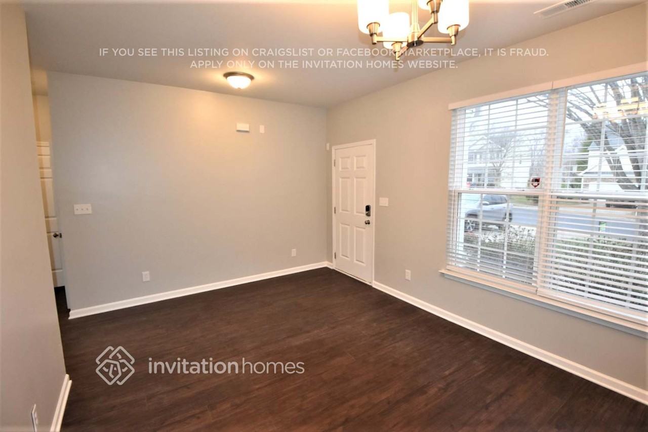 1206 Bethpage Drive - Photo 2 of 10