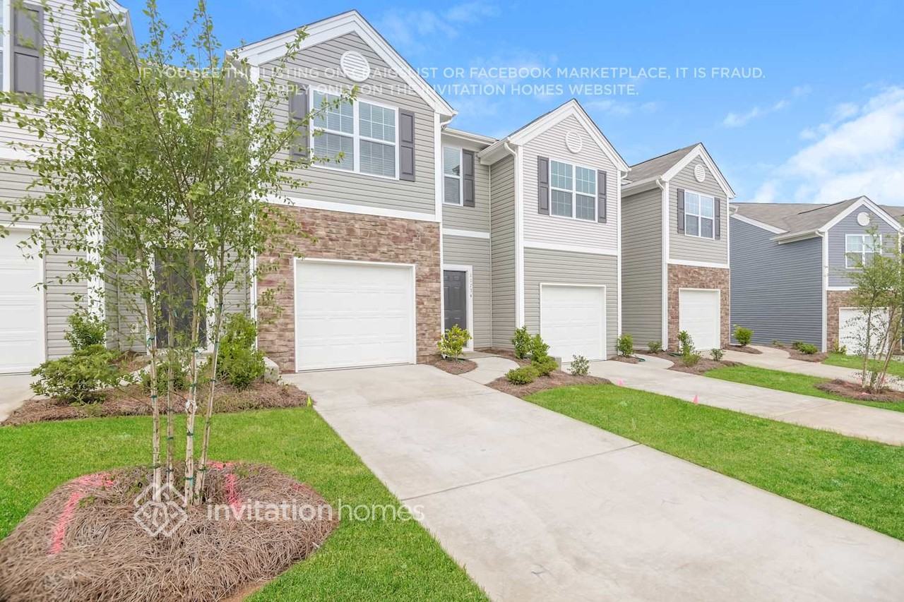 11734 Brier Village Lane - Photo 5 of 16