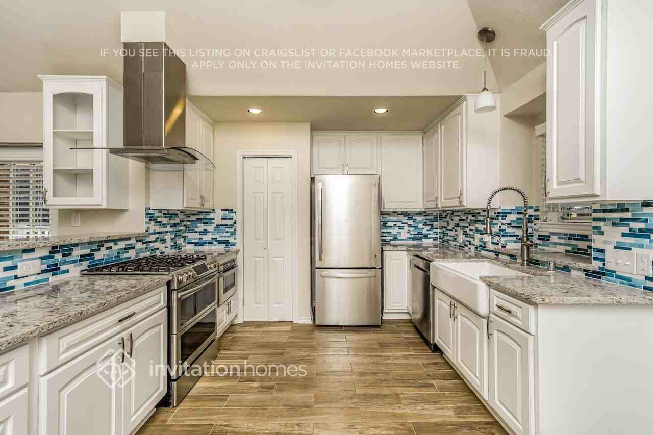 8081 Durham Dr - Photo 6 of 16