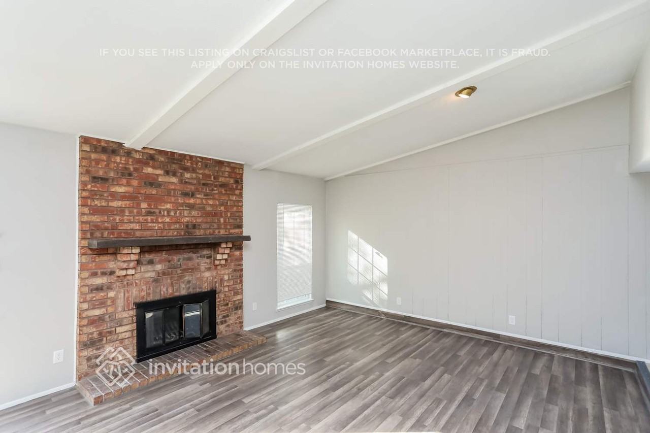 553 Shadowcrest Ln - Photo 2 of 16