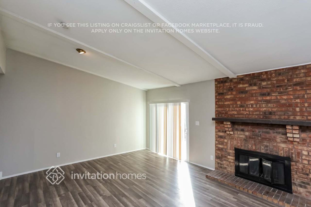 553 Shadowcrest Ln - Photo 3 of 16