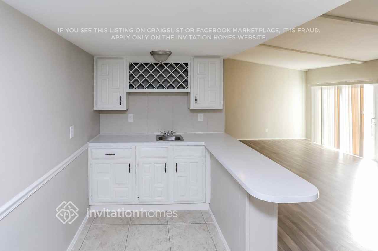 553 Shadowcrest Ln - Photo 7 of 16