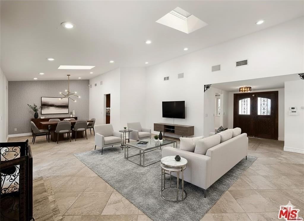 6009 Maury Ave - Photo 7 of 8