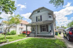 featured image of 209 S Pearl St