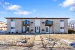 featured image of 215 Lewis Street