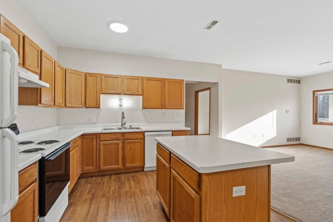 Stoneridge Apartments - Photo 5 of 11